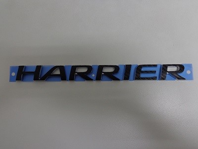 ハリアー６０ロゴエンブレムカーボンシート