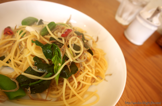 ちぢみほうれん草とじゃこのパスタ P2120056