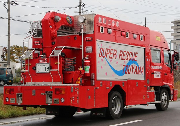 岡山県津山圏域消防組合　lll型救助工作車（後部）