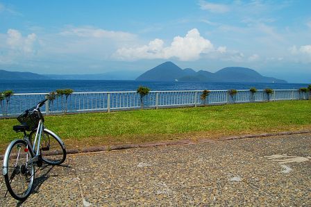 自転車と洞爺湖