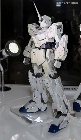 GFF MC ユニコーンガンダム メタルコートの彩色サンプルの展示8