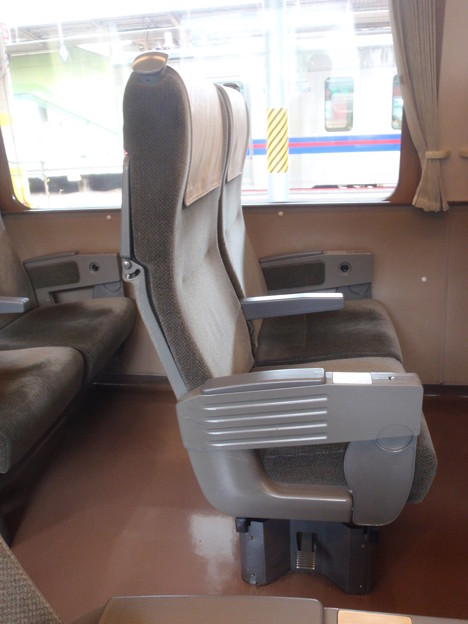 DMU 187, seat