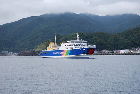 [土肥港] フェリーがやってきた