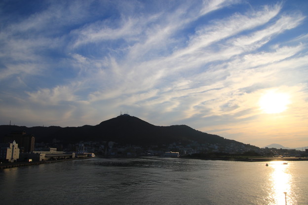 Photos: 函館 青函連絡船メモリアルシップ「摩周丸」からの函館山 160926 01
