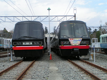 #470 伊豆急行 リゾート21 新旧黒船電車 2006.3.19-1