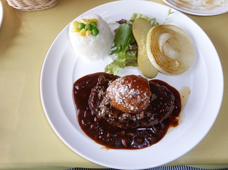 淡路牛入りスコーラハンバーグ
