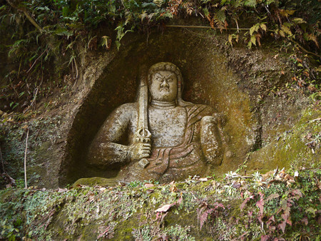 臼杵石仏手前 磨崖仏・不動明王(3)