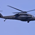 ある日の厚木基地 米陸軍のブラックホークUH-60A アプローチ・・20150428