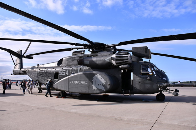 三沢基地航空祭で地上展示 米海軍大型ヘリコプター スタリオン