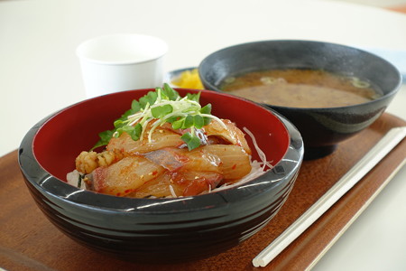 づけ丼(道の駅・うみんぴあ大飯【福井】)