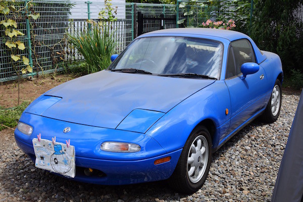 久しぶりにテント車庫から出したマリナーブルー