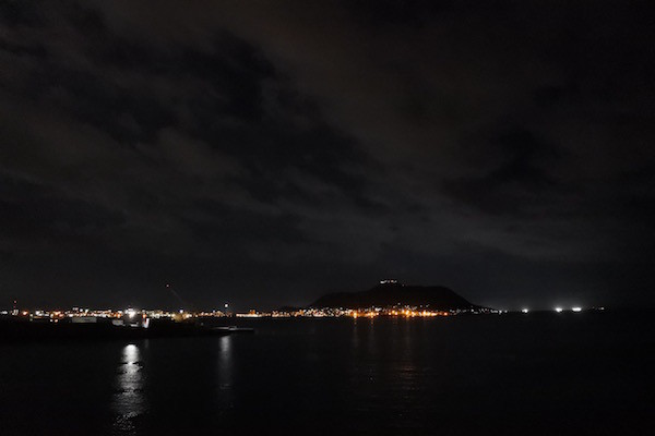 夜景が嫌いな函館山の夜景を望みながら船は出航 夜景が嫌いな函館山の夜景を望みながら船は出航