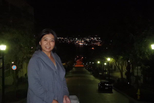 八幡坂で記念撮影