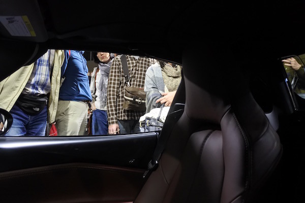 RFの運転席からの斜め後方の景色