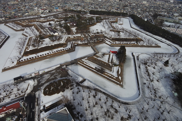 雪化粧姿の函館五稜郭