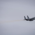 那覇空港から離陸するF-15